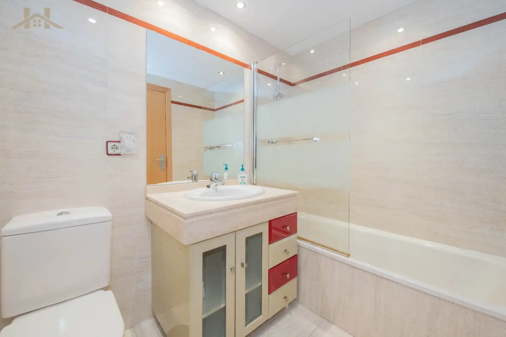 Baño de Ático en venta en Alcobendas con Aire acondicionado, Calefacción y Terraza