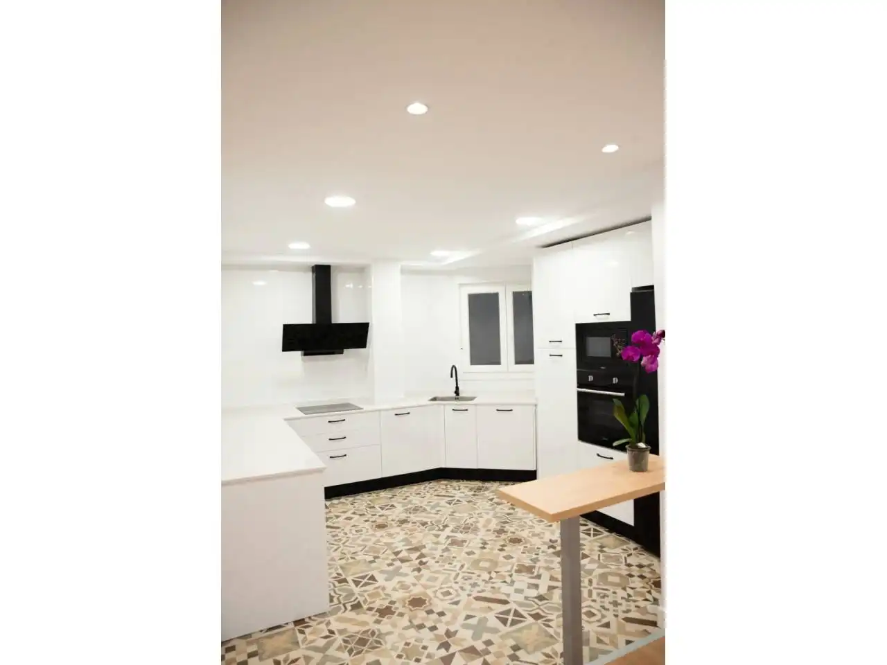 Kitchen of Flat for sale in Laredo  with Heating