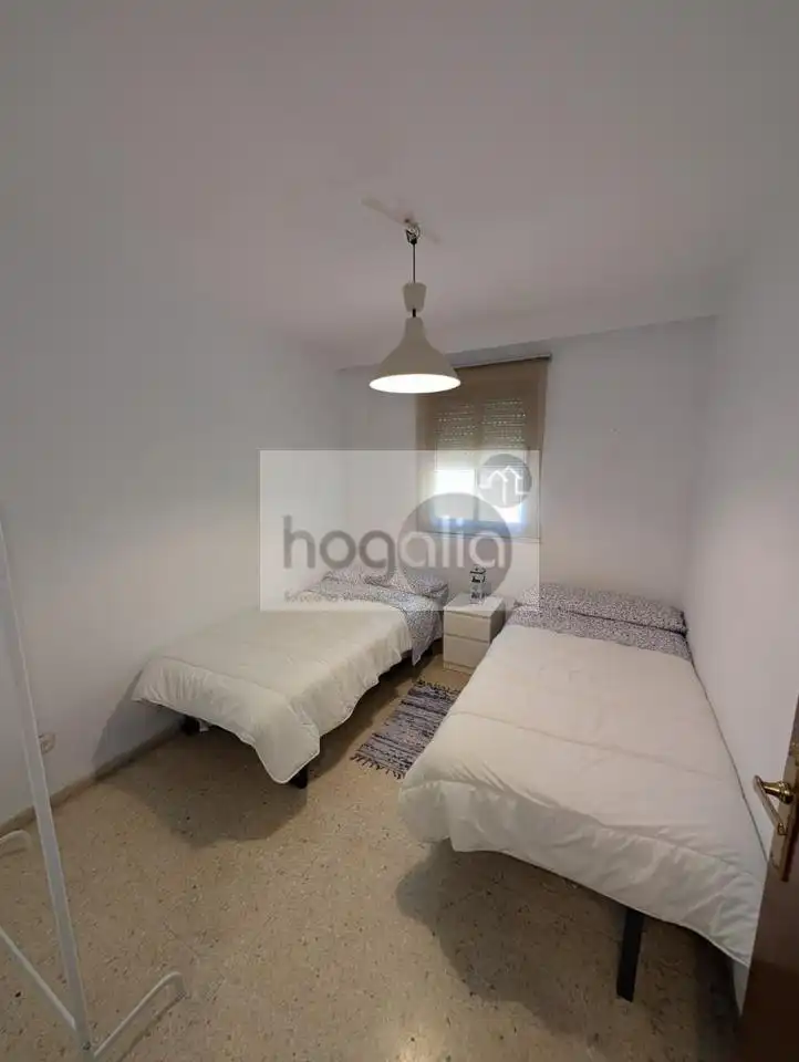 Habitación de Planta baja en venta en Sevilla con Amueblado