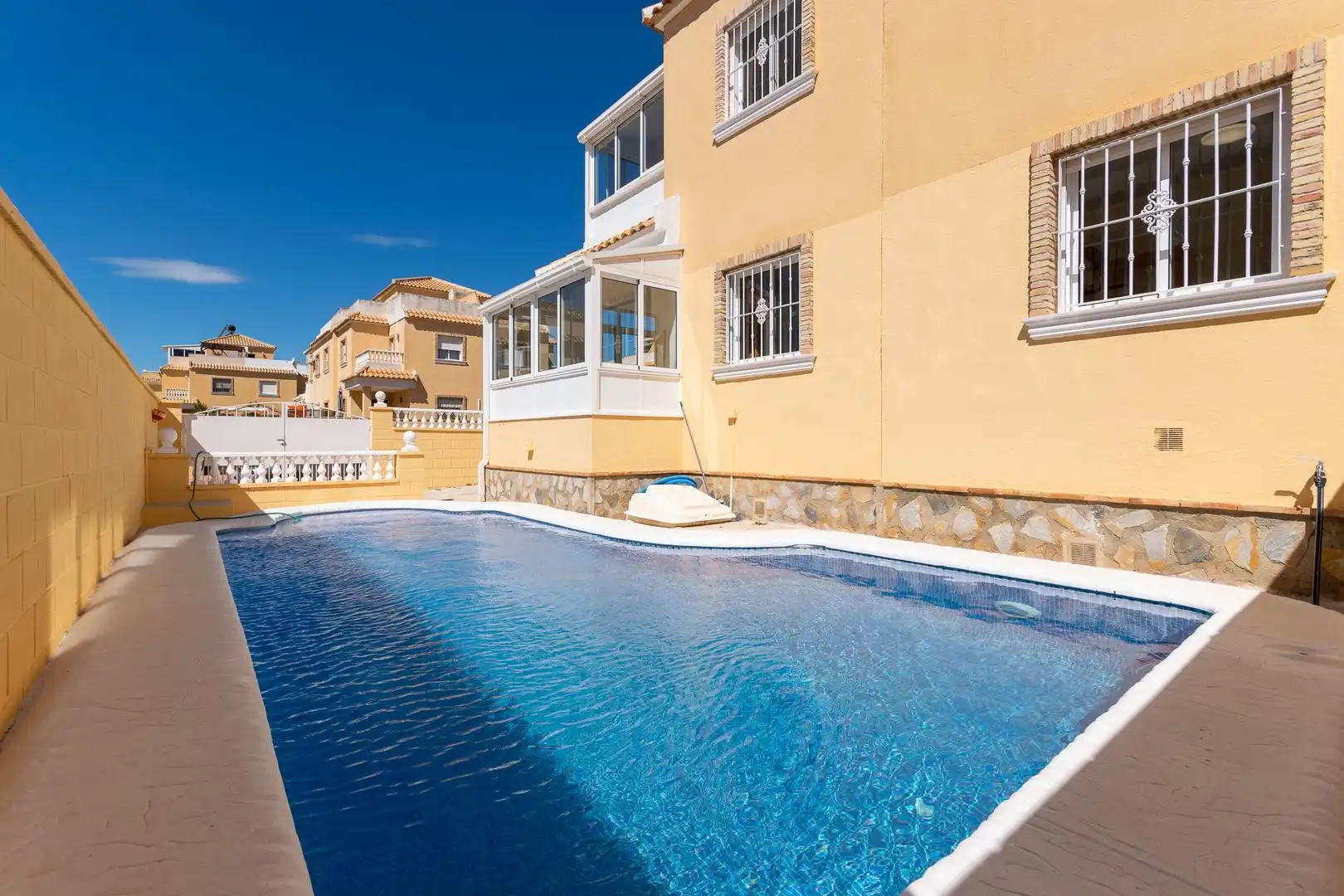 Detached house with pool for sale in Rojales