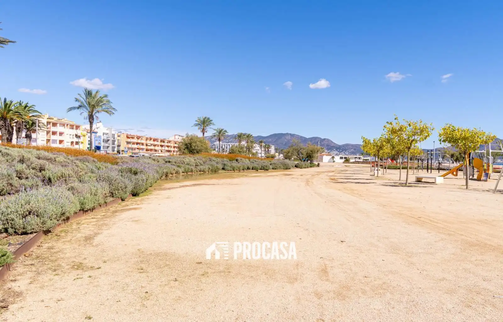 Wohnung zum Verkauf in Empuriabrava mit Klimaanlage, Heizung und Terrasse