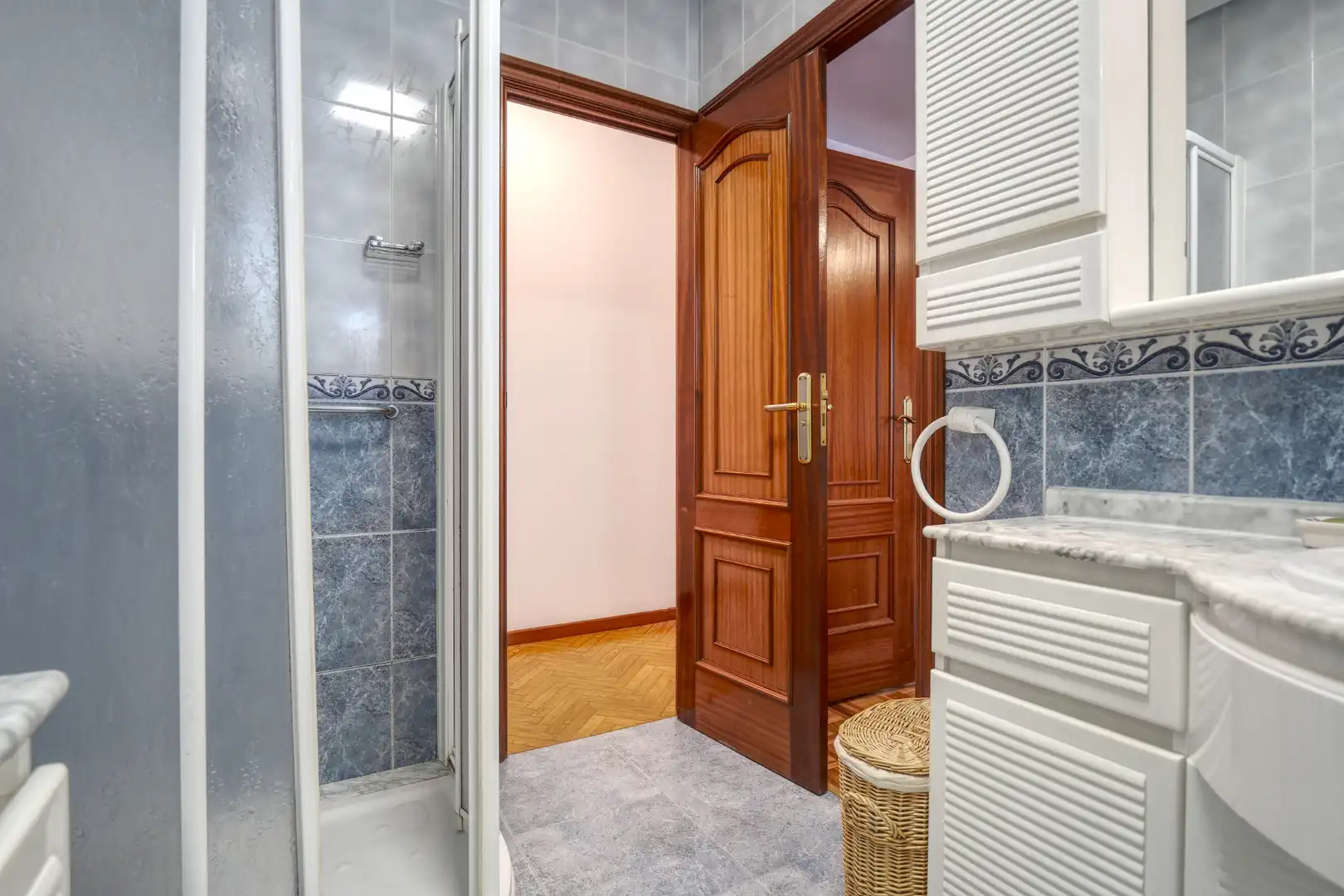 Baño de Piso en venta en A Coruña Capital  con Calefacción, Parquet y Amueblado