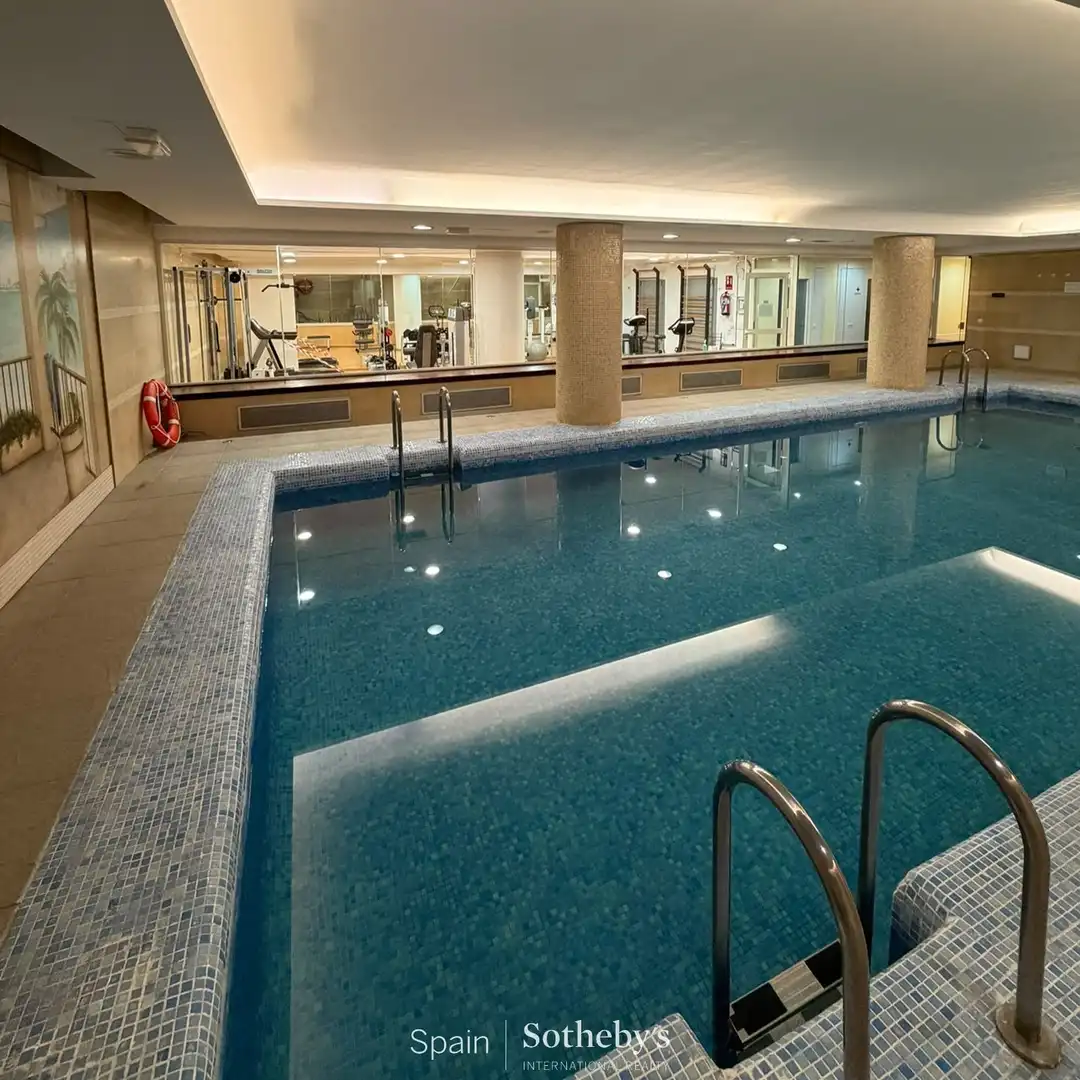 Piscina de Apartament en venda en Madrid amb Aire condicionat, Calefacció i Traster