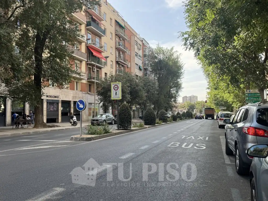 Vista exterior de Piso en venta en Madrid con Aire acondicionado, Calefacción y Parquet