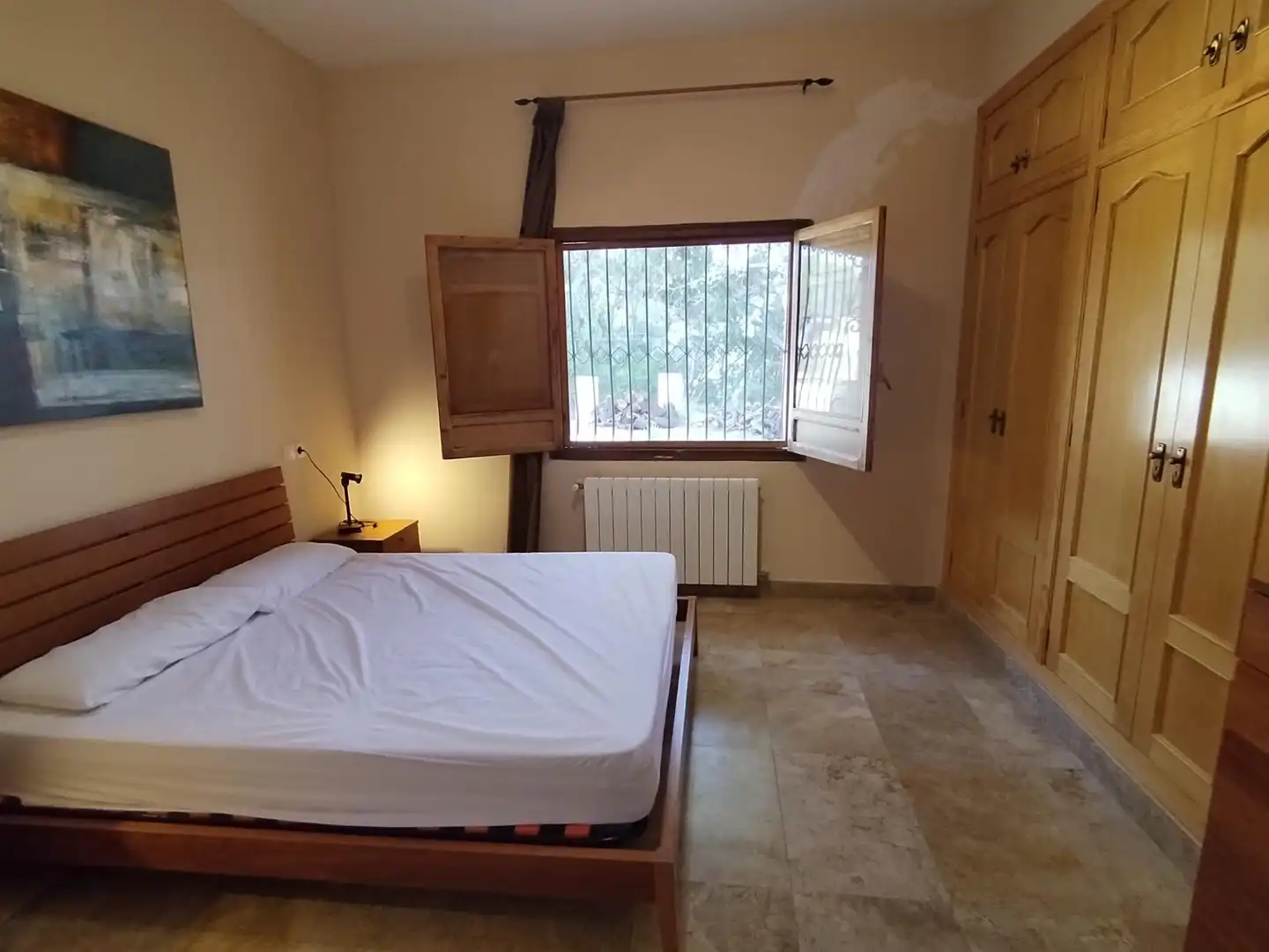 Dormitori de Finca rústica en venda en Relleu amb Aire condicionat, Jardí privat i Terrassa