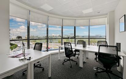 Büro miete in  Madrid Capital mit Klimaanlage und Terrasse