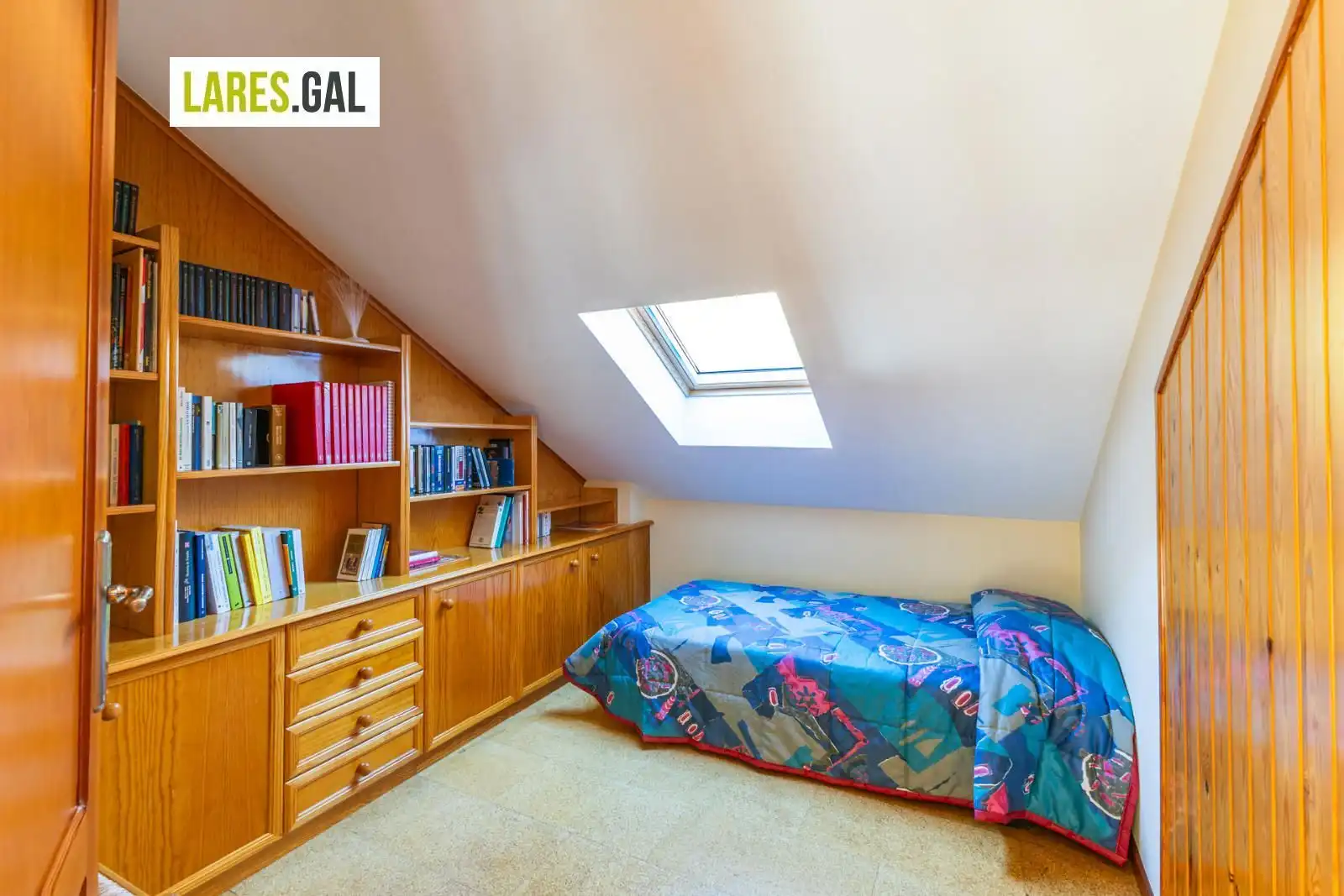 Habitación de Casa o chalet en venta en Cangas  con Calefacción y Trastero