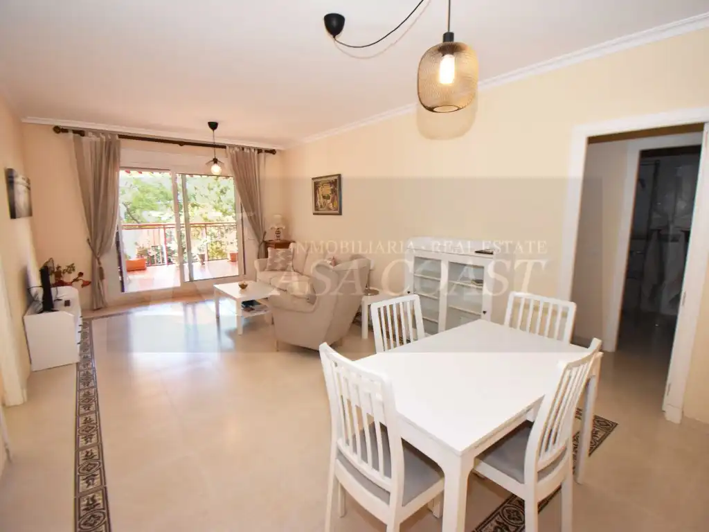 Living room of Flat for sale in Fuengirola  with Air Conditioner, Private garden and Terrace