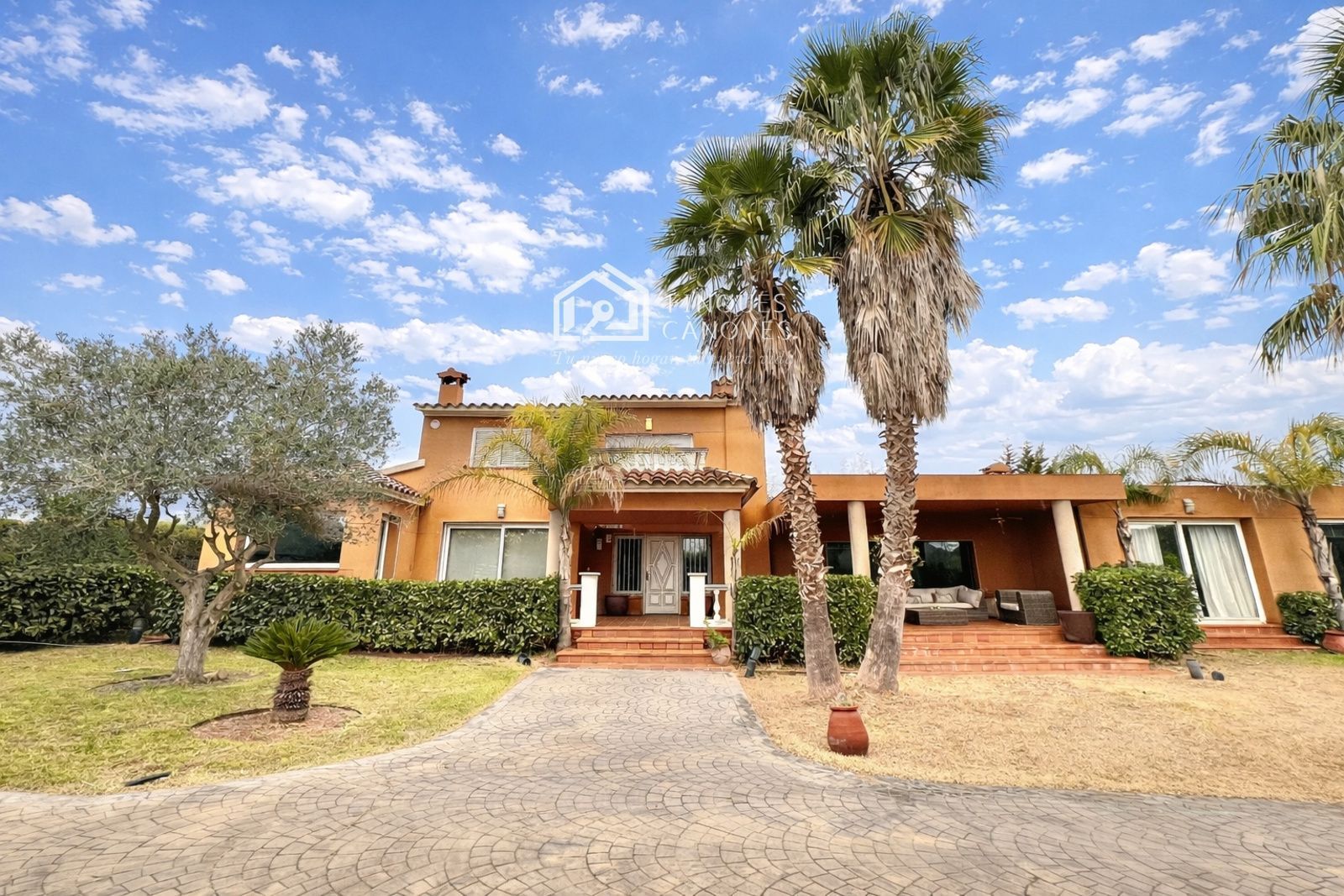 Vista exterior de Casa adosada en venda en Palamós amb Aire condicionat, Calefacció i Jardí privat