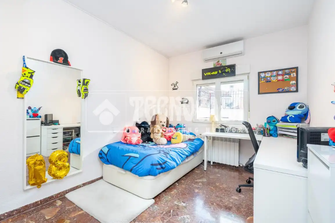 Habitación de Casa adosada en venta en Colmenar Viejo con Calefacción, Terraza y Balcón