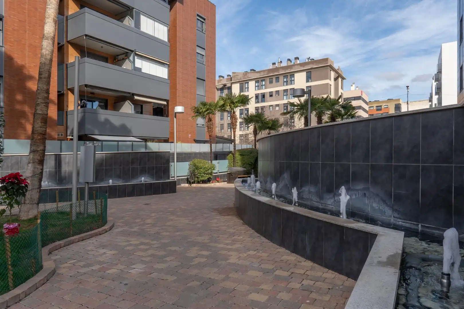 Terrasse von Wohnung zum Verkauf in Granada mit Heizung, Privatgarten und Balkon