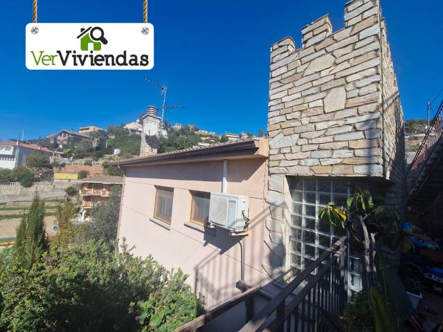 Casa-chalet en Venta en Carrer Pompeu Fabra, 15 en Santa Coloma de Cervelló