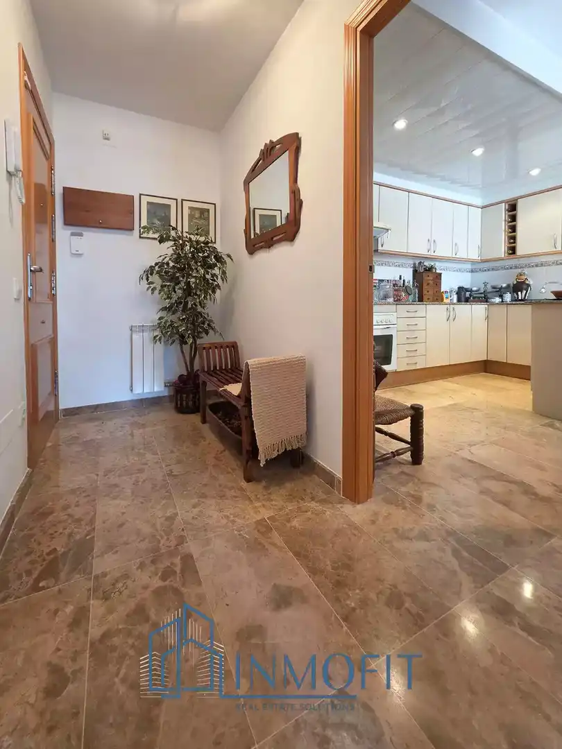 Flat with terrace for sale in C/ Vaticá, imagen 4