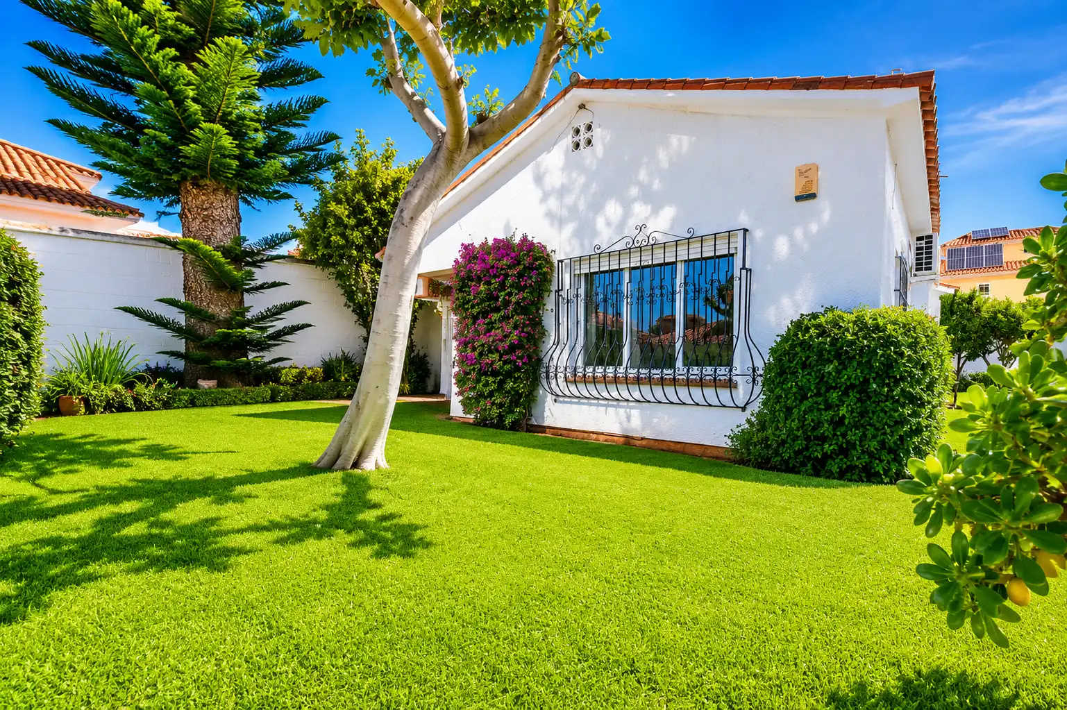 Vista exterior de Casa o chalet de alquiler en Benalmádena con Jardín privado y Amueblado