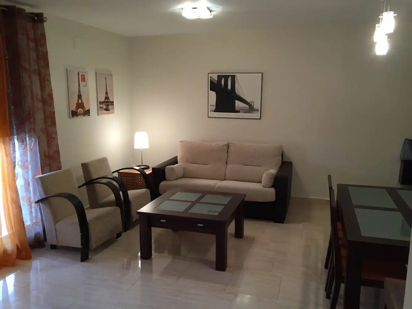 Living room of Flat for rent in Algeciras  with Air Conditioner, Furnished and Community pool
