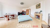 Living room of Single-family semi-detached for sale in Illescas  with Storage room and Community pool