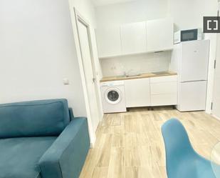 Sala d'estar de Pis de lloguer en  Madrid Capital amb Aire condicionat, Calefacció i Moblat