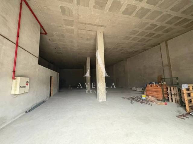 Nave industrial en Alquiler en Calle Can Roses, 2 en Centre
