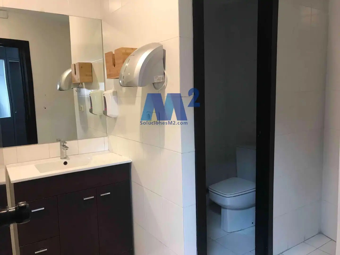 Bathroom of Industrial buildings for rent in Madrid