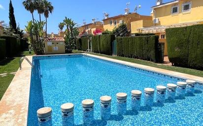 Piscina de Casa adosada en venda en Dénia amb Aire condicionat i Piscina