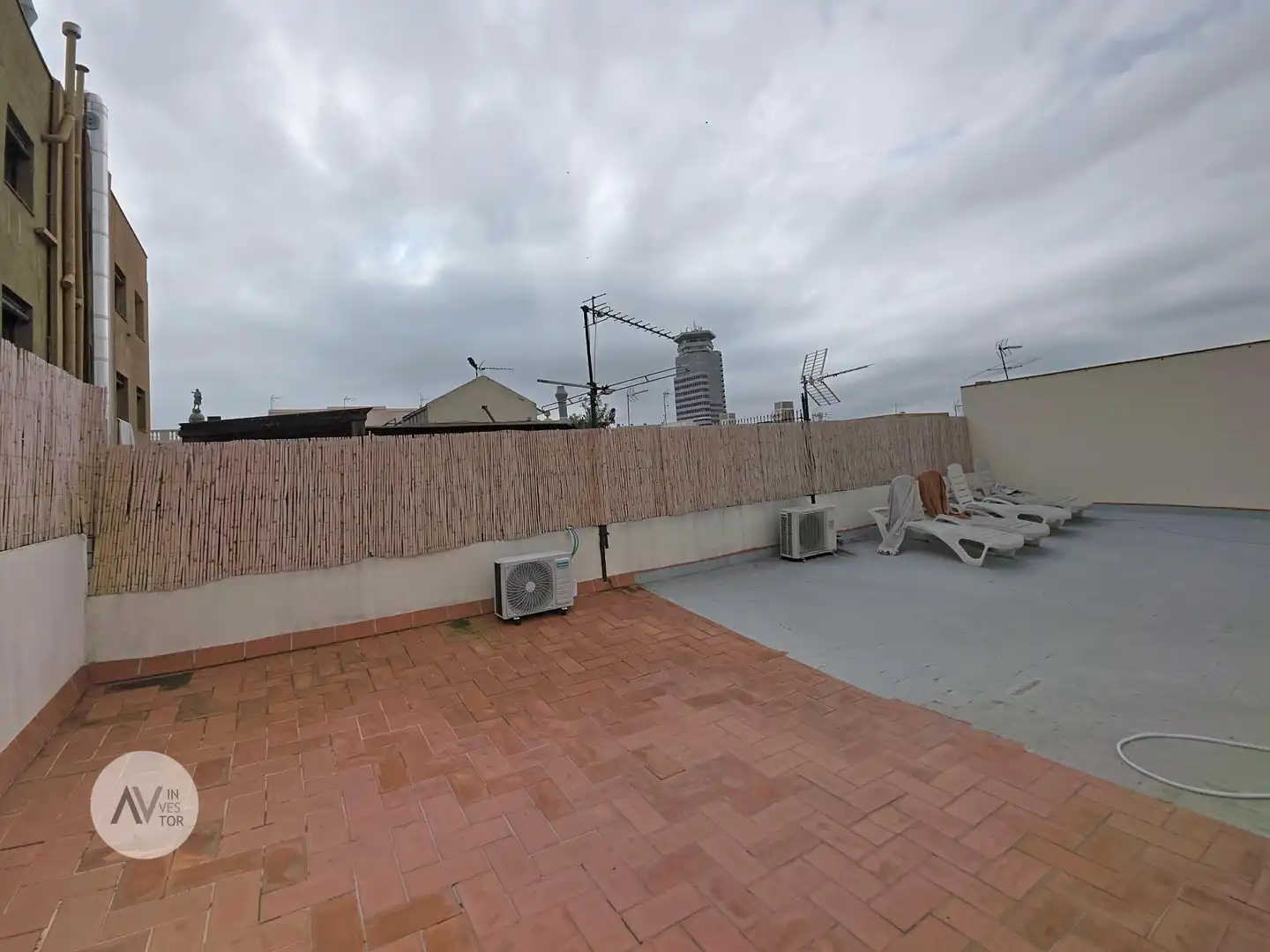 Terraza de Ático en venta en Barcelona con Aire acondicionado, Calefacción y Amueblado