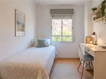Bedroom of Flat for rent in Les Corts