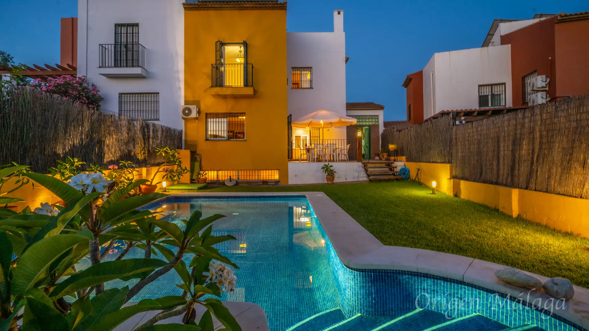 Swimming pool of Detached homes for sale in Vélez-Málaga  with Heating, Private garden and Terrace