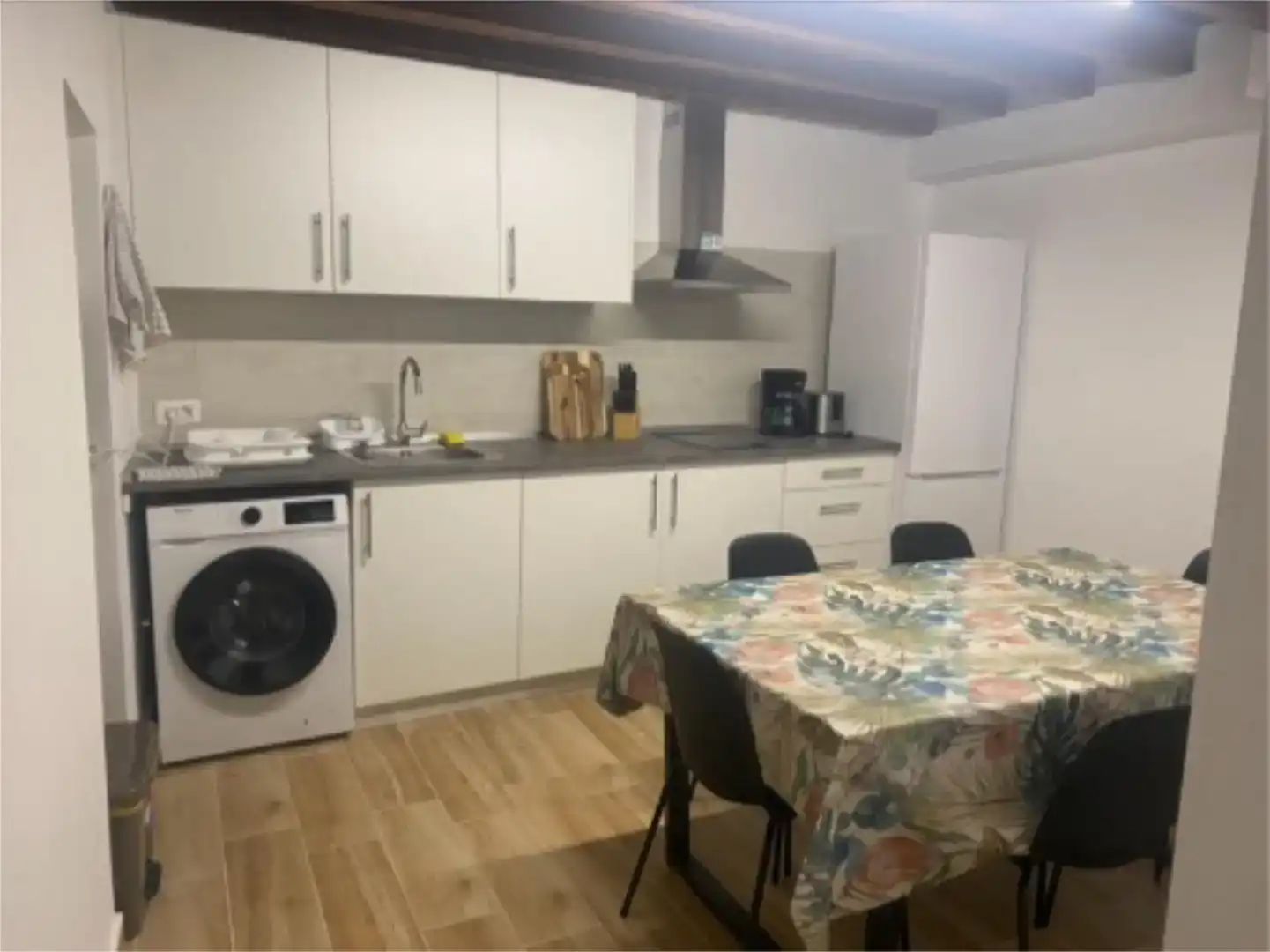 Cuina de Casa adosada per a compartir en La Orotava amb Parquet i Moblat