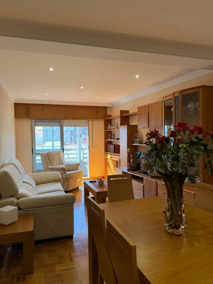Sala d'estar de Pis en venda en Vilagarcía de Arousa amb Calefacció, Parquet i Moblat