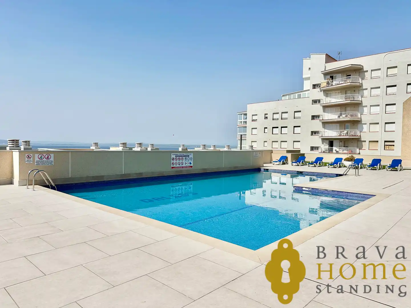 Piscina de Ático en venta en Roses con Aire acondicionado, Terraza y Trastero