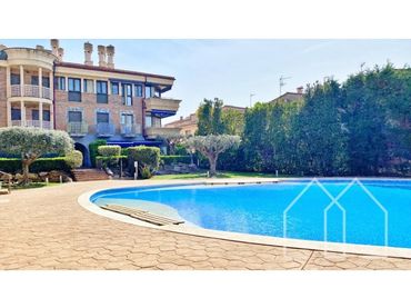 Attique avec piscine à vendre à Enric Wincke