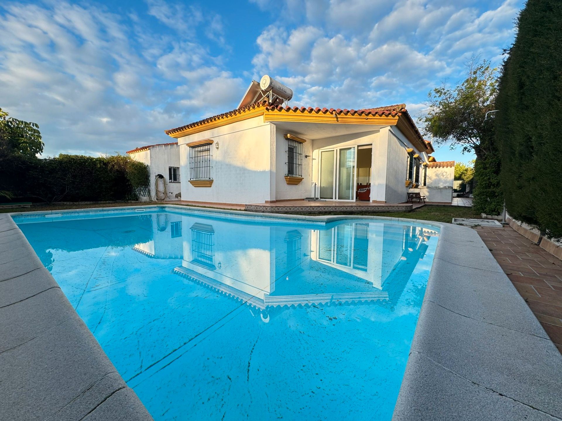 Swimming pool of House or chalet to rent in Jerez de la Frontera  with Air Conditioner, Storage room and Swimming Pool