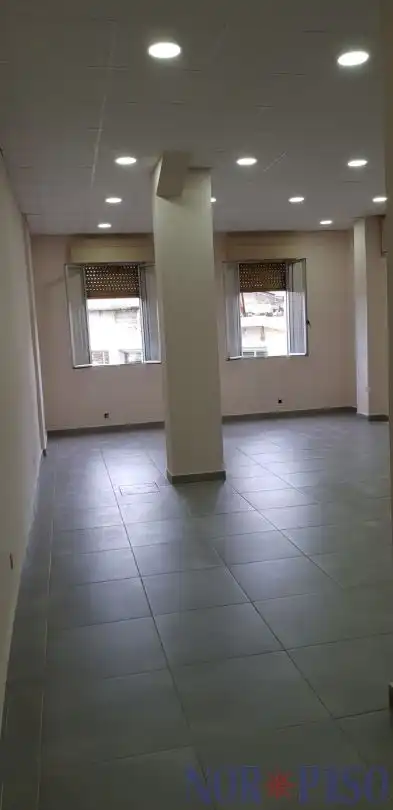Local comercial en venda a Ibaiondo, imagen 3