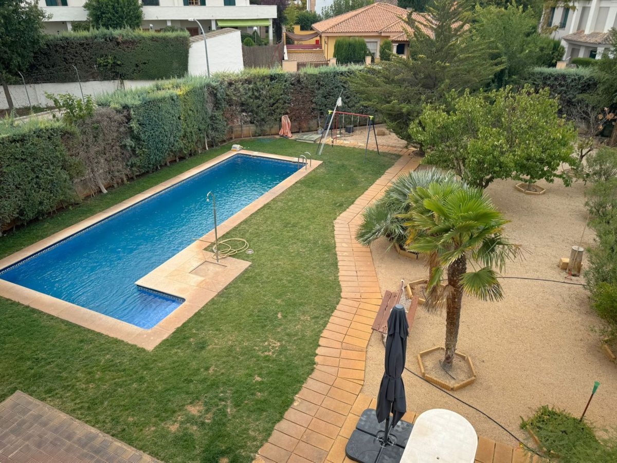 Piscina de Casa o xalet en venda en Valdepeñas amb Aire condicionat, Calefacció i Parquet