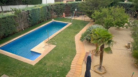 Chalet en venta en Nuevo Valdepeñas, 5 dormitorios.