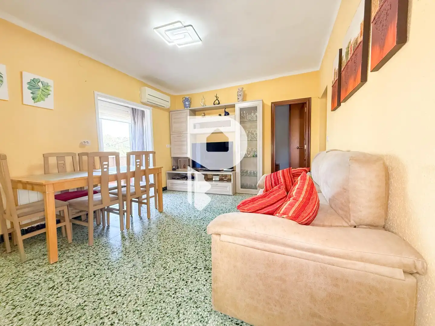 Living room of Houses for sale in Sant Vicenç Dels Horts  with Air Conditioner, Heating and Private garden