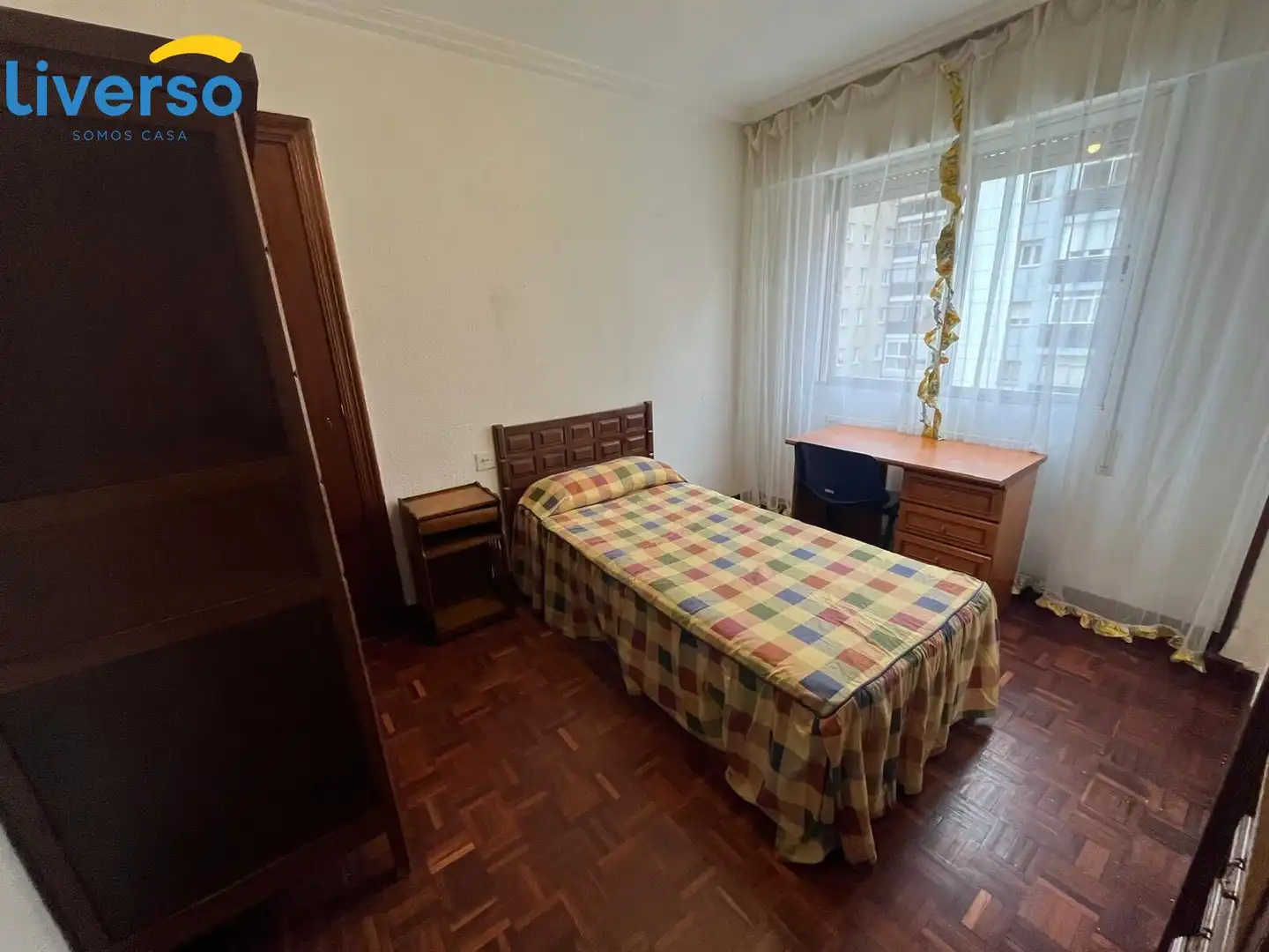 Room in Avenida DEL VENA, Reyes Católicos
