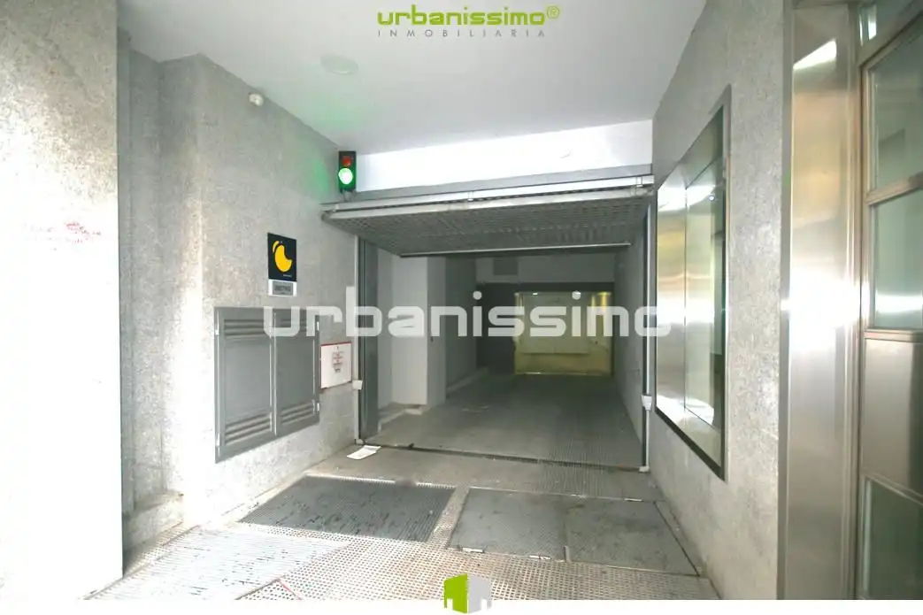 Parking de Apartamento de alquiler en Madrid con Aire acondicionado, Calefacción y Amueblado