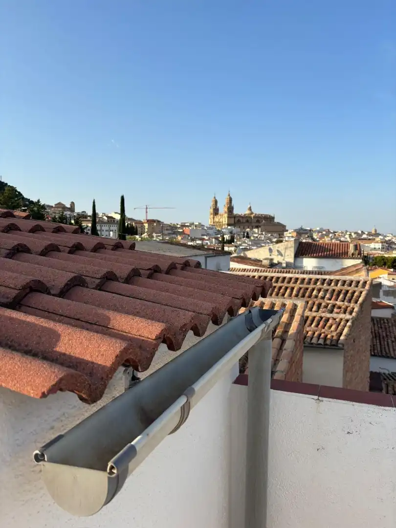 Vista exterior de Àtic en venda en Jaén amb Aire condicionat, Calefacció i Terrassa