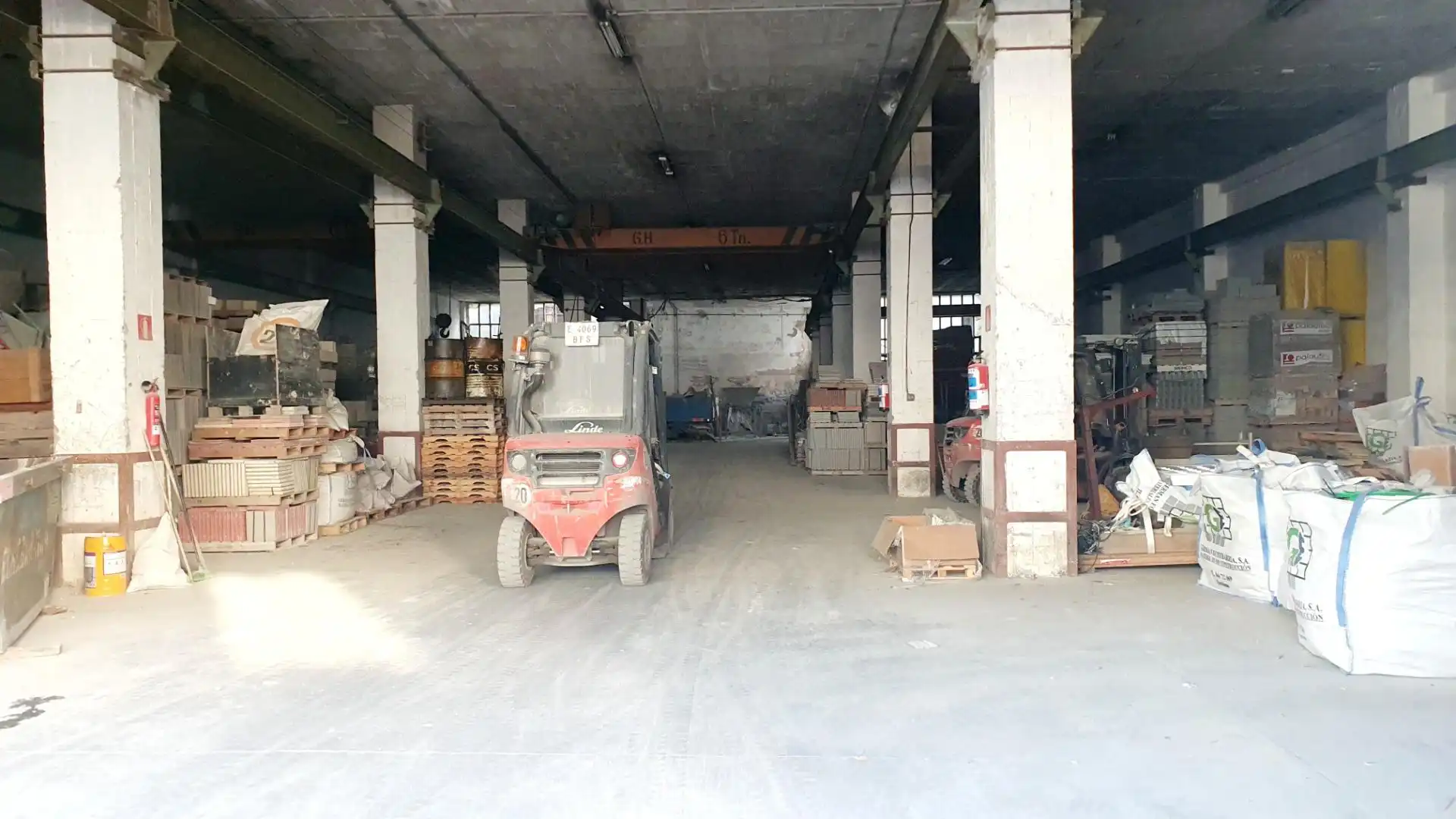 Nave industrial en venta en Zaratamo