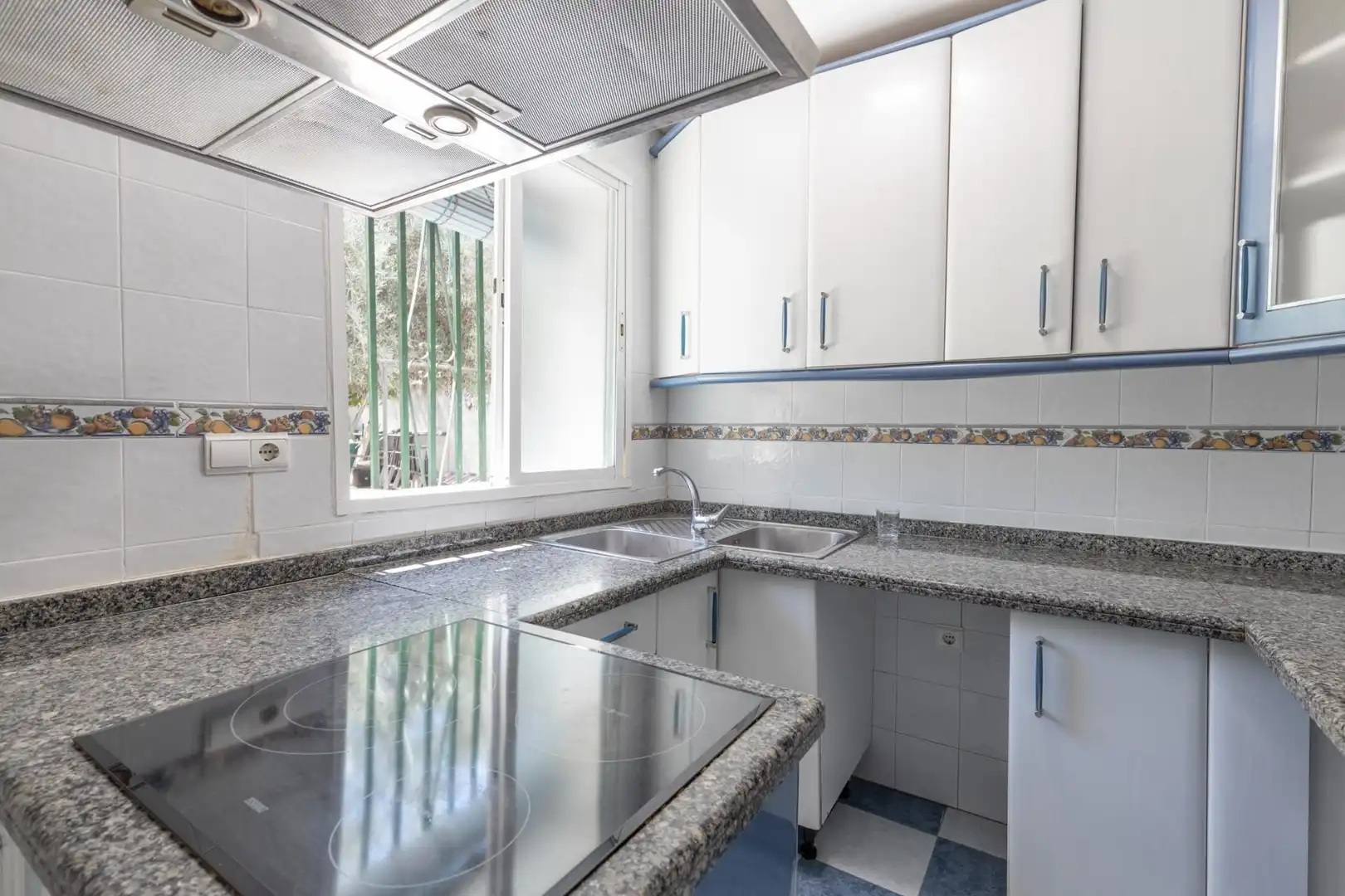 Cuina de Residencial en venda en Granada