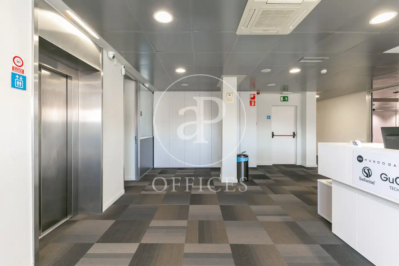 Büro zur Miete in Badalona mit Klimaanlage und Heizung