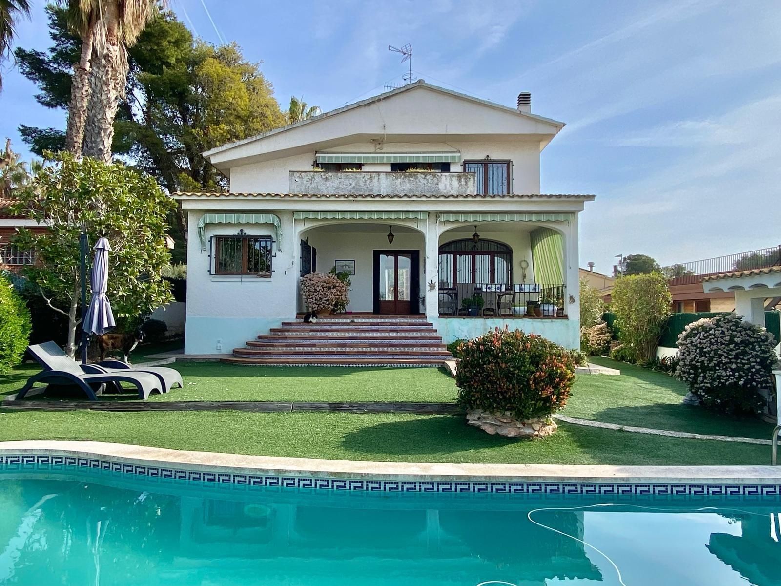 Exterior view of House or chalet for sale in Calafell  with Heating, Private garden and Terrace