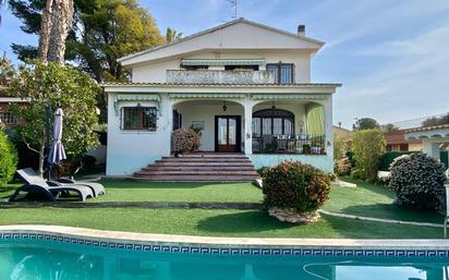 Vista exterior de Casa o xalet en venda en Calafell amb Calefacció, Jardí privat i Terrassa