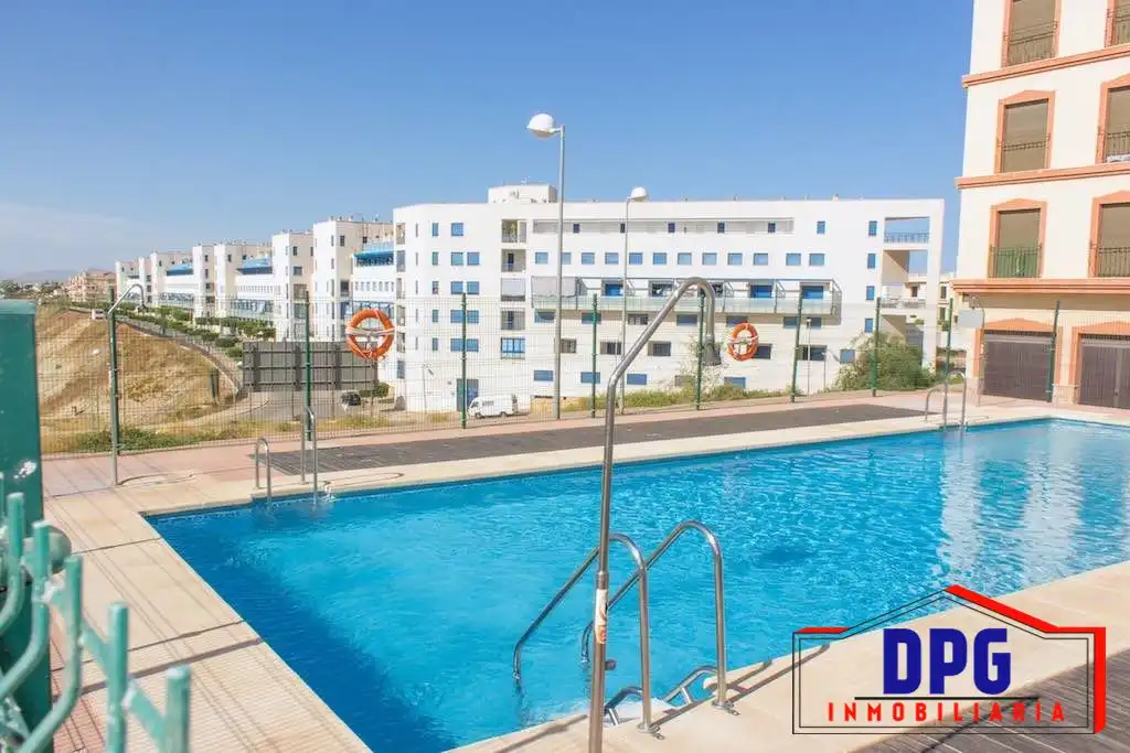 Pis amb piscina en venda a Miradores 4