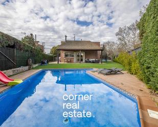 Exterior view of House or chalet for sale in Sant Cugat del Vallès  with Air Conditioner, Heating and Private garden