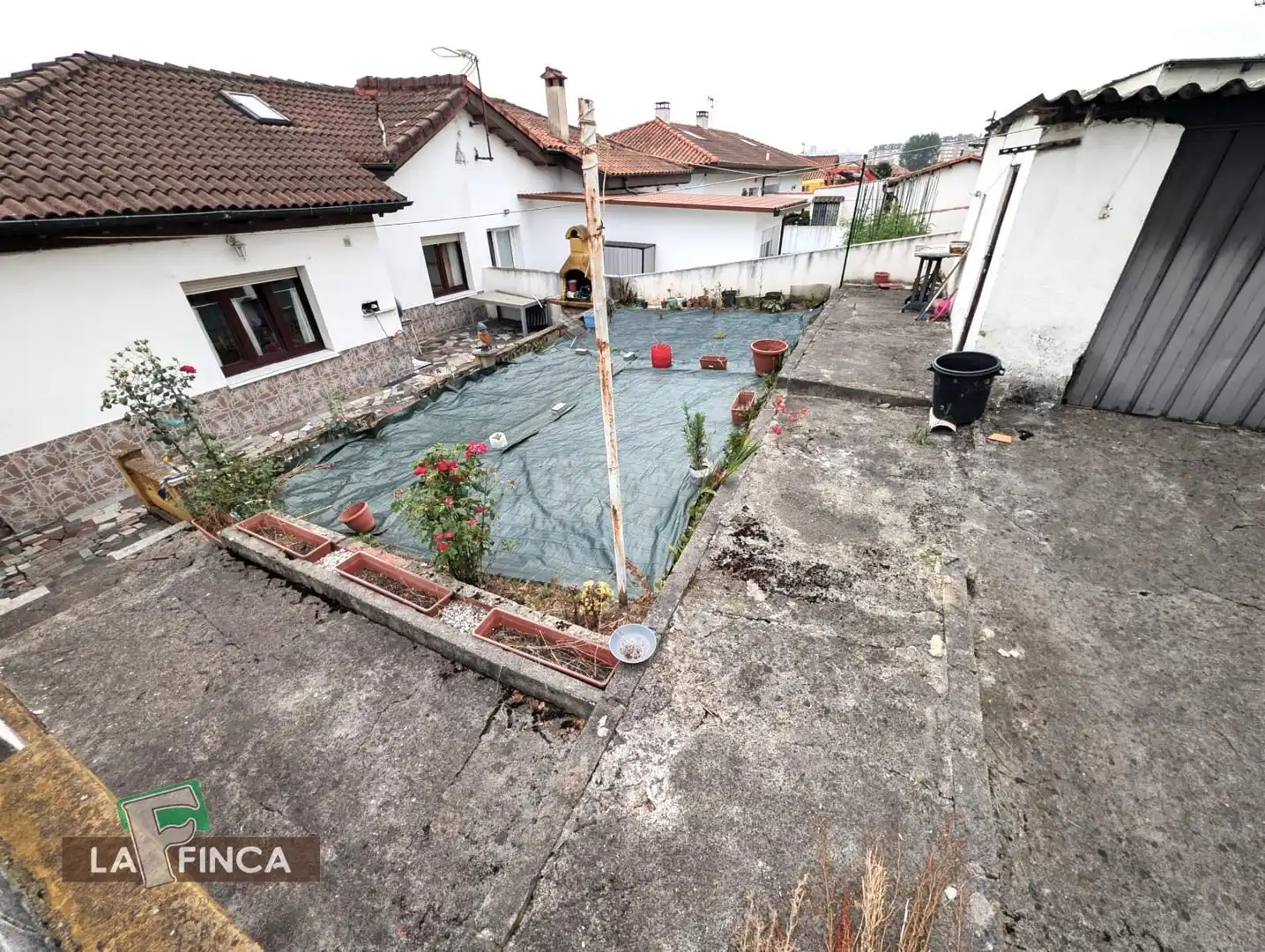 Casa o xalet en venda a LAS GARDENIAS, HUCA - La Cadellada
