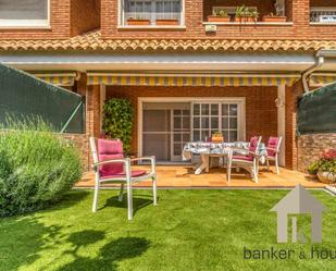 Garden of Single-family semi-detached for sale in Cerdanyola del Vallès  with Air Conditioner, Heating and Private garden