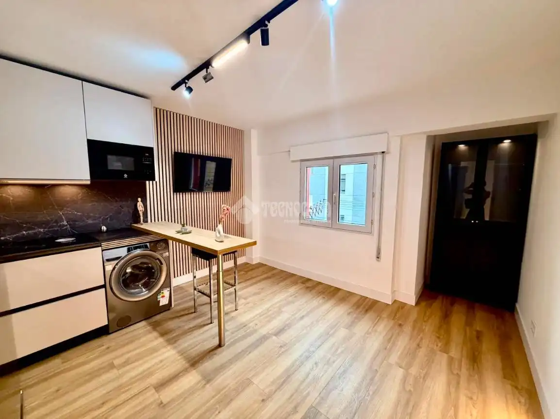 Vista exterior de Piso en venta en Santander con Calefacción, Parquet y Amueblado