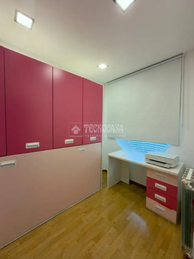 Habitación de Casa adosada en venta en Madrid con Aire acondicionado, Calefacción y Terraza